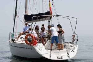 Marbella: Dolphin-Watching Sailboat Trip with Drinks, Snacks