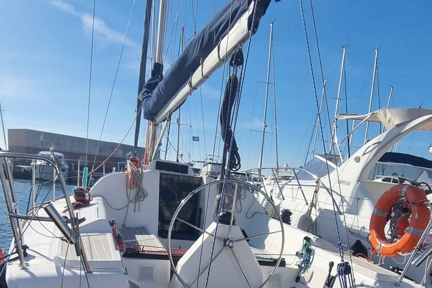 Marbella: Private sailing tour with drink and snack, 3 hours