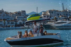 Ny bådtur i Puerto Banús med venner og familie. Delfiner