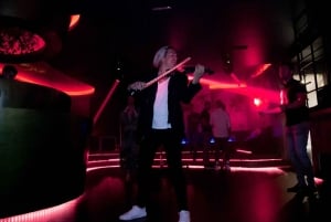 プライベートプエルトバヌスナイトライフウォーキングツアー