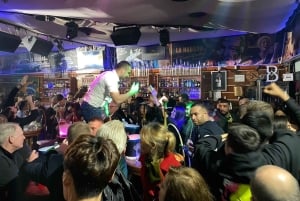 プライベートプエルトバヌスナイトライフウォーキングツアー