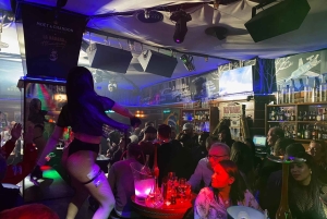 プライベートプエルトバヌスナイトライフウォーキングツアー