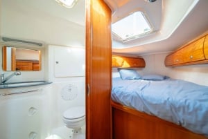 Voile privée à Marbella : boissons et paddleboard