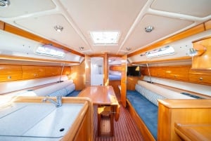 Voile privée à Marbella : boissons et paddleboard