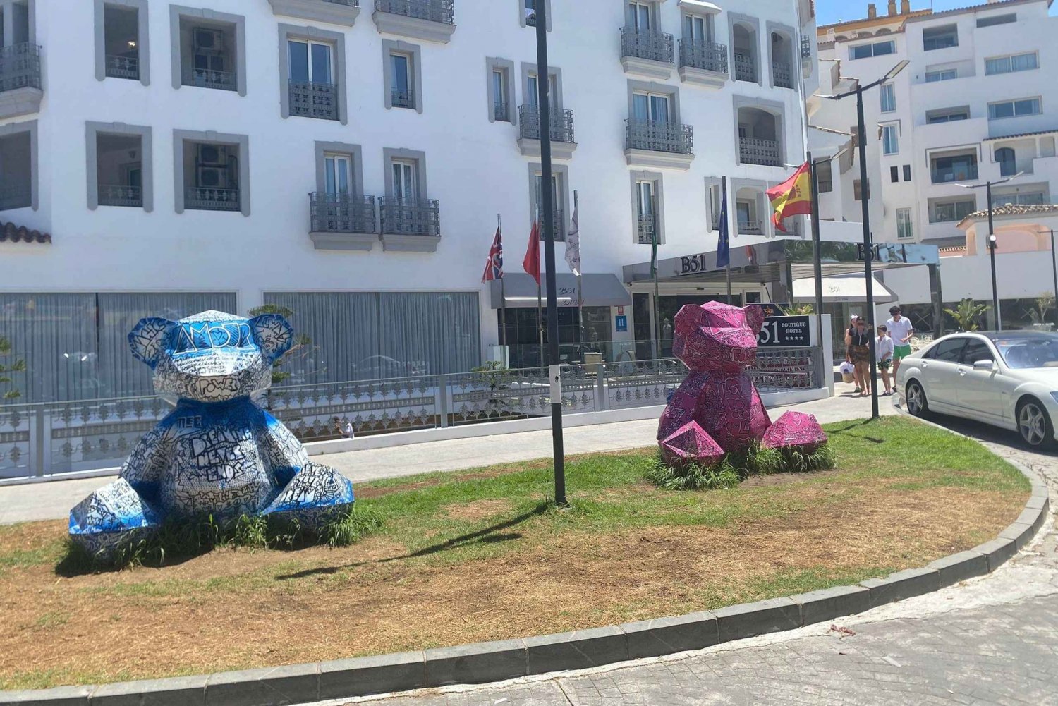 Puerto Banus: harbor tour, walking tour and invitation to a cocktail