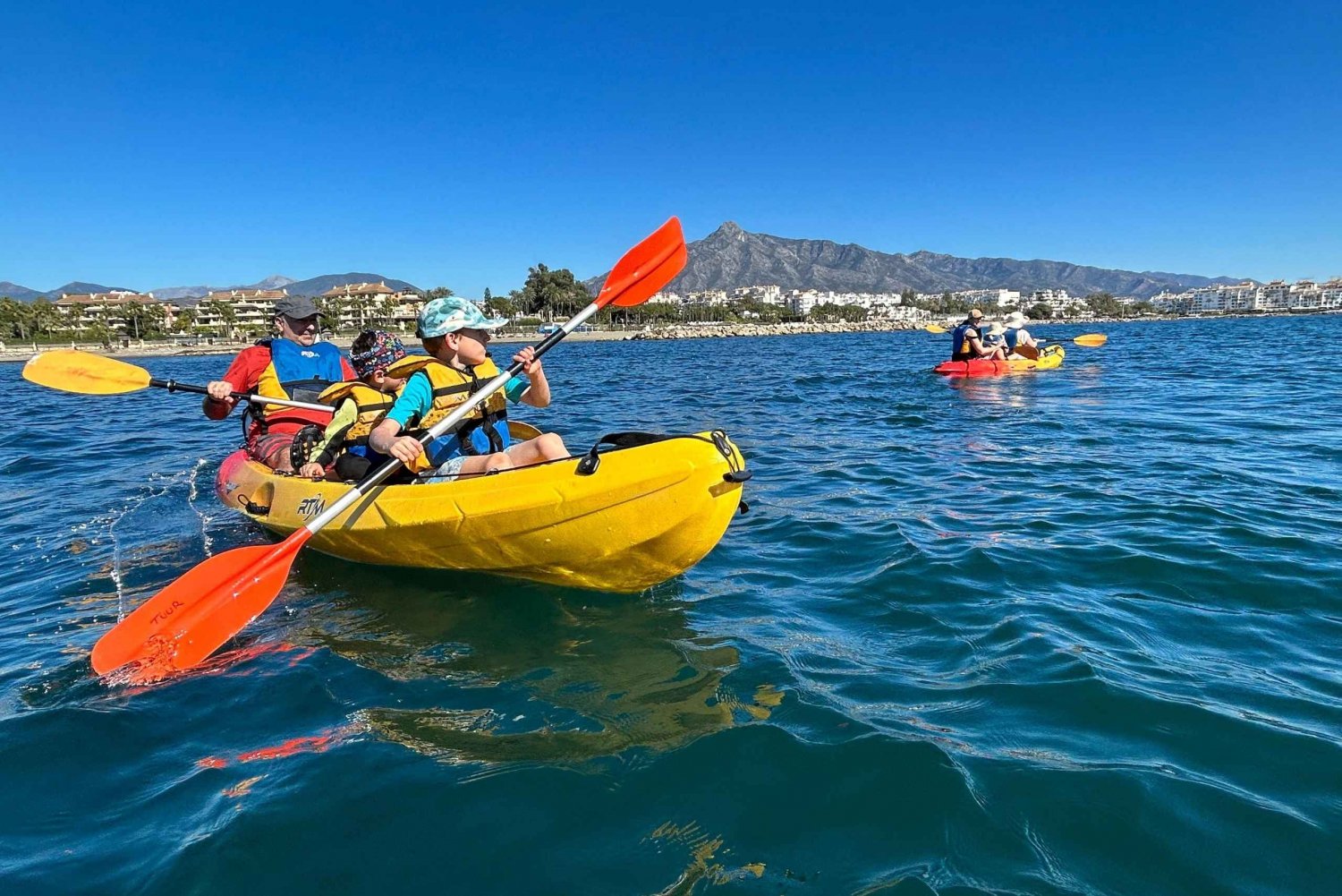 Marbella: Guided Kayak Tour in Puerto Banús
