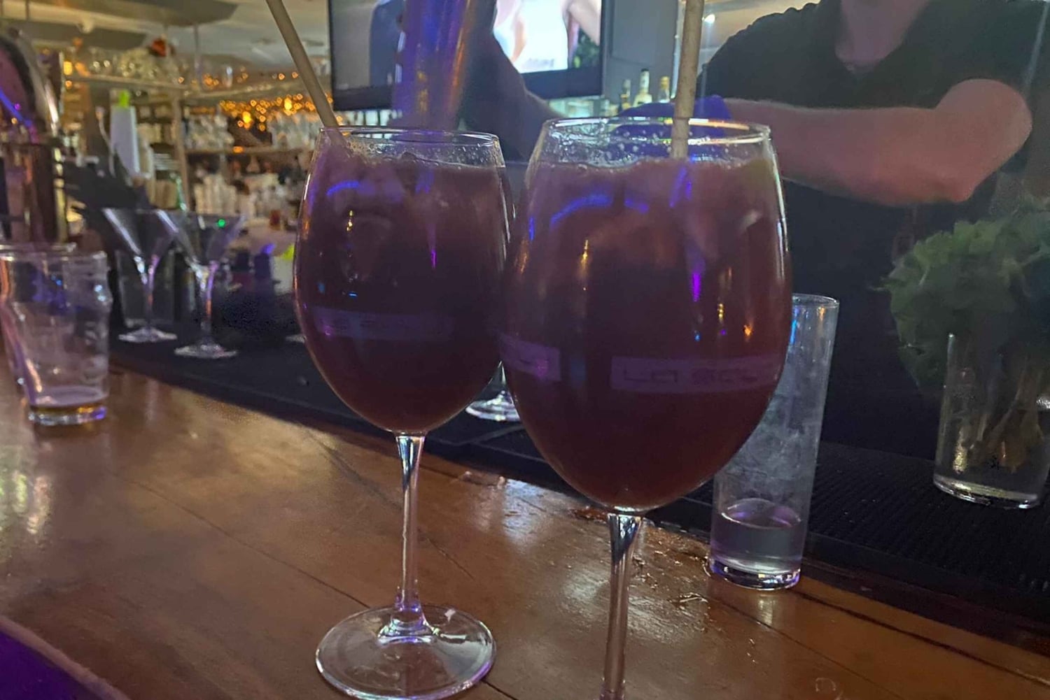 Puerto Banus: PRYWATNA wycieczka Premium Nightlife Tour z napojami