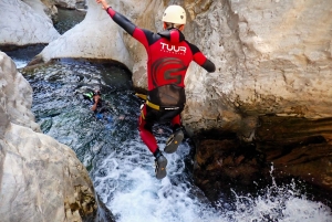 Desde Yunquera: Excursión de Barranquismo al Cañón de Zarzalones