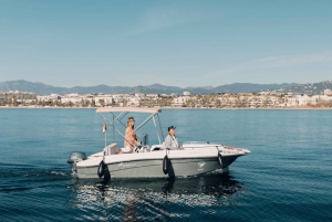 Unlicensed boat in Puerto Banús