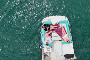 Do 11 osób na pokładzie może cieszyć się wybrzeżem Marbelli