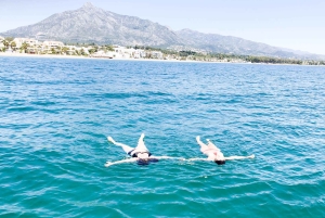 Do 11 osób na pokładzie może cieszyć się wybrzeżem Marbelli