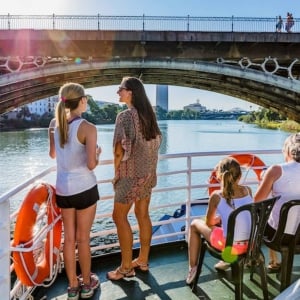 Abenteuerpaket Sevilla: Bustour + Panoramakreuzfahrt auf dem Guadalquivir + Geführte Tour