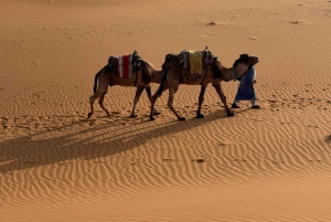 Aventure de luxe de 3 jours : de Marrakech à Merzouga, quad et spectacle inclus.