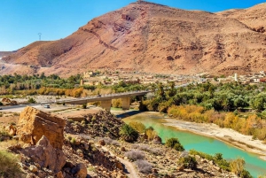 Marrakech: 3 päivän ylellinen aavikkokierros Fesiin Merzougan kautta.