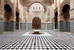 Agadir/Taghazout: Viaje a Marrakech con guía titulado
