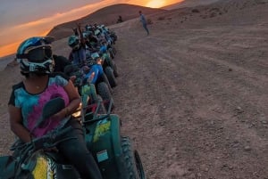 Marrakech Woestijn: Zwembad, Quadrijden, Zonsondergang Diner Vuurshow