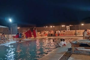 Marrakech Woestijn: Zwembad, Quadrijden, Zonsondergang Diner Vuurshow
