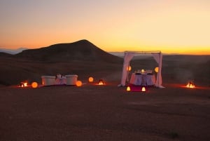 Giro in cammello e quad nel deserto di Agafay e cena con spettacolo