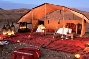 Marrakech: Excursão ao deserto de Agafay com jantar, passeio de camelo e show