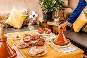 Désert d'Agafay : Inara Camp Déjeuner privé de luxe avec balade à dos de chameau