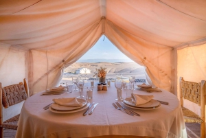 Désert d'Agafay : Inara Camp Déjeuner privé de luxe avec balade à dos de chameau