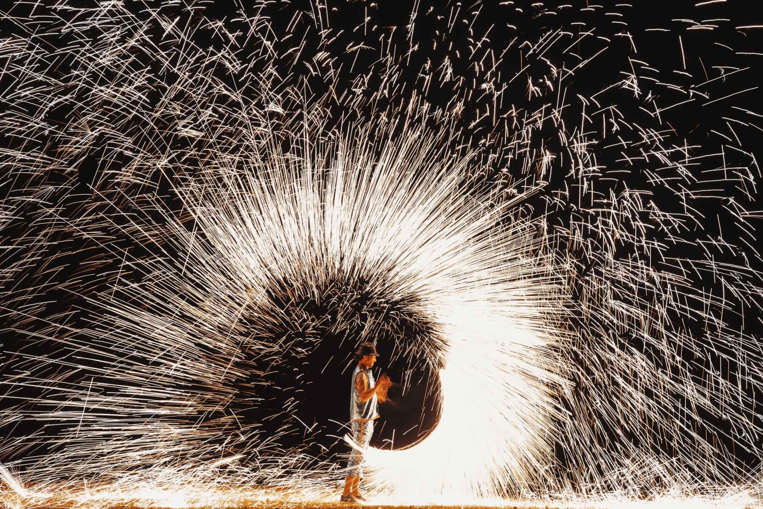 Dîner de luxe dans le désert d'Agafay avec musique live et spectacle de feu