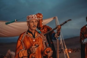 Dîner de luxe dans le désert d'Agafay avec musique live et spectacle de feu