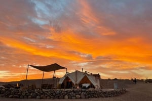 Dîner privé de luxe dans le désert d'Agafay avec musique live et spectacle de feu