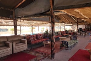 Deserto de Agafay: passeio de quadriciclo, passeio de camelo, almoço e piscina