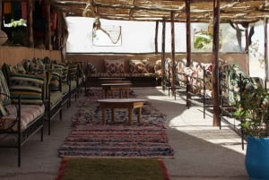 Deserto de Agafay: passeio de quadriciclo, passeio de camelo, almoço e piscina