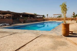 Deserto de Agafay: passeio de quadriciclo, passeio de camelo, almoço e piscina