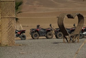 Deserto de Agafay: passeio de quadriciclo, passeio de camelo, almoço e piscina