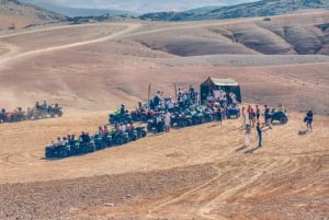 Deserto de Agafay: passeio de quadriciclo, passeio de camelo, almoço e piscina