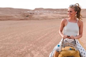 Marrakech: Agafay Desert Quad & Camel Rides med middagsshow