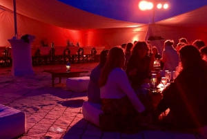 Paseo en camello por el desierto de Agafay al atardecer con cena en el campamento