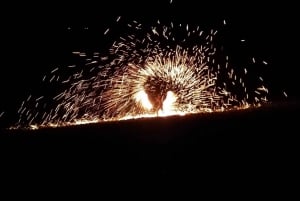 Excursión al desierto de Agafay con paseo en camello, cena y espectáculo.