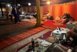 Excursión al desierto de Agafay con paseo en camello, cena y espectáculo.