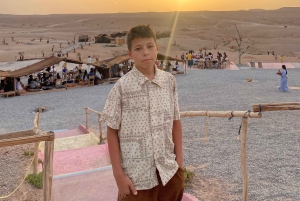 Marrakech: quadrijden en kameelrijden, dinershow in de Agafay-woestijn