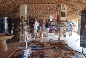 Marrakech: quadrijden en kameelrijden, dinershow in de Agafay-woestijn