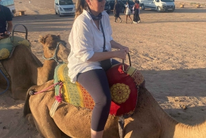 Marrakech: quadrijden en kameelrijden, dinershow in de Agafay-woestijn