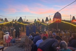 Marrakech: quadrijden en kameelrijden, dinershow in de Agafay-woestijn