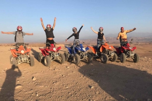 Experiência em Agafay: Jantar com passeio de camelo ou quadriciclo ao pôr do sol