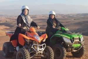 Agafay Quad bike auringonlasku illallisella ja show'lla