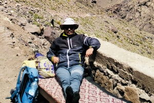 Deserto di Agafay: giro in cammello, cena e spettacolo del fuoco da Marrakech