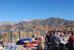 Tagestour durch das Atlasgebirge und Mittagessen in einem Familienhaus
