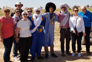 Marrakech : Excursion d'une journée dans les montagnes de l'Atlas et dîner au désert d'Agfay