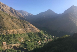 Caminhada nas montanhas do Atlas com cascatas e viagem de 1 dia aos 3 vales