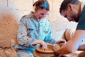 Tilbring en naturlig dag uden for Den Røde By: keramik, gåtur, pool