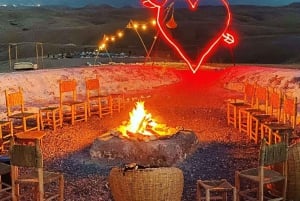 Camel Ride au Désert d’Agafay + Dîner Show Transfert Inclus