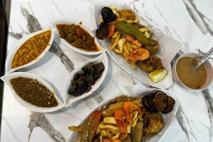 Kameliratsastus Marrakechissa lounaalla (paikallinen ravintola)